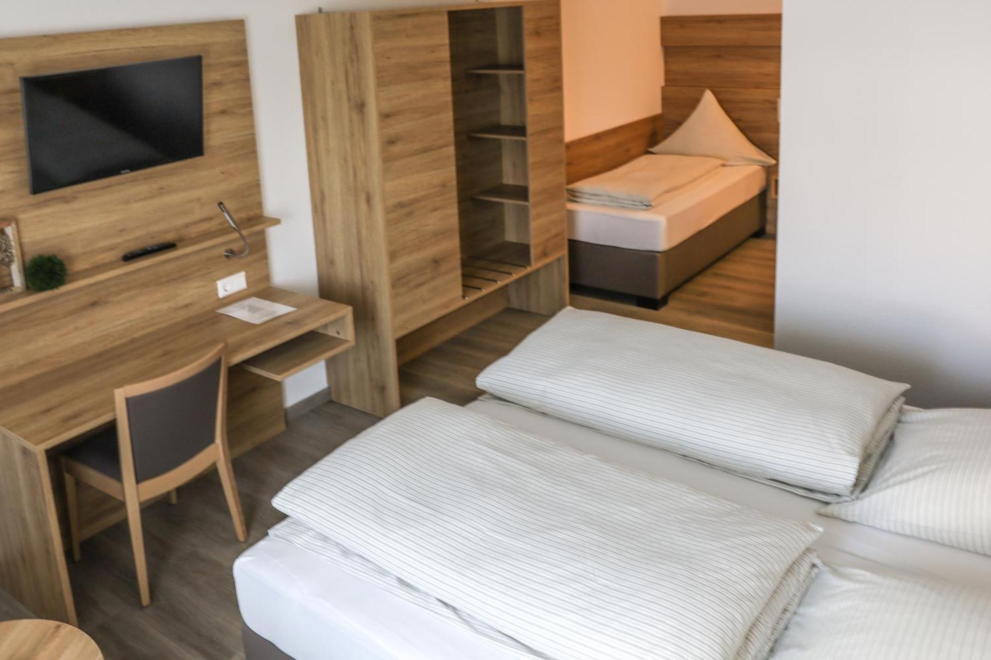 Hotel Adler Nattheim Екстер'єр фото