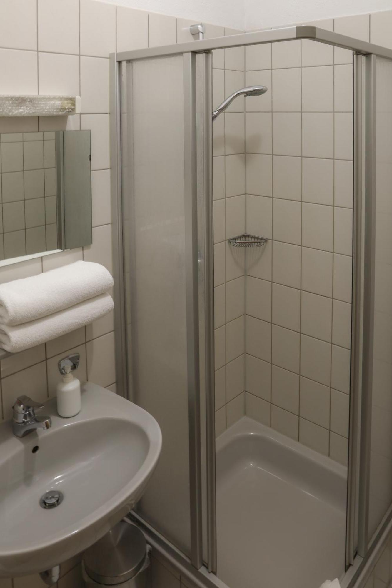 Hotel Adler Nattheim Екстер'єр фото